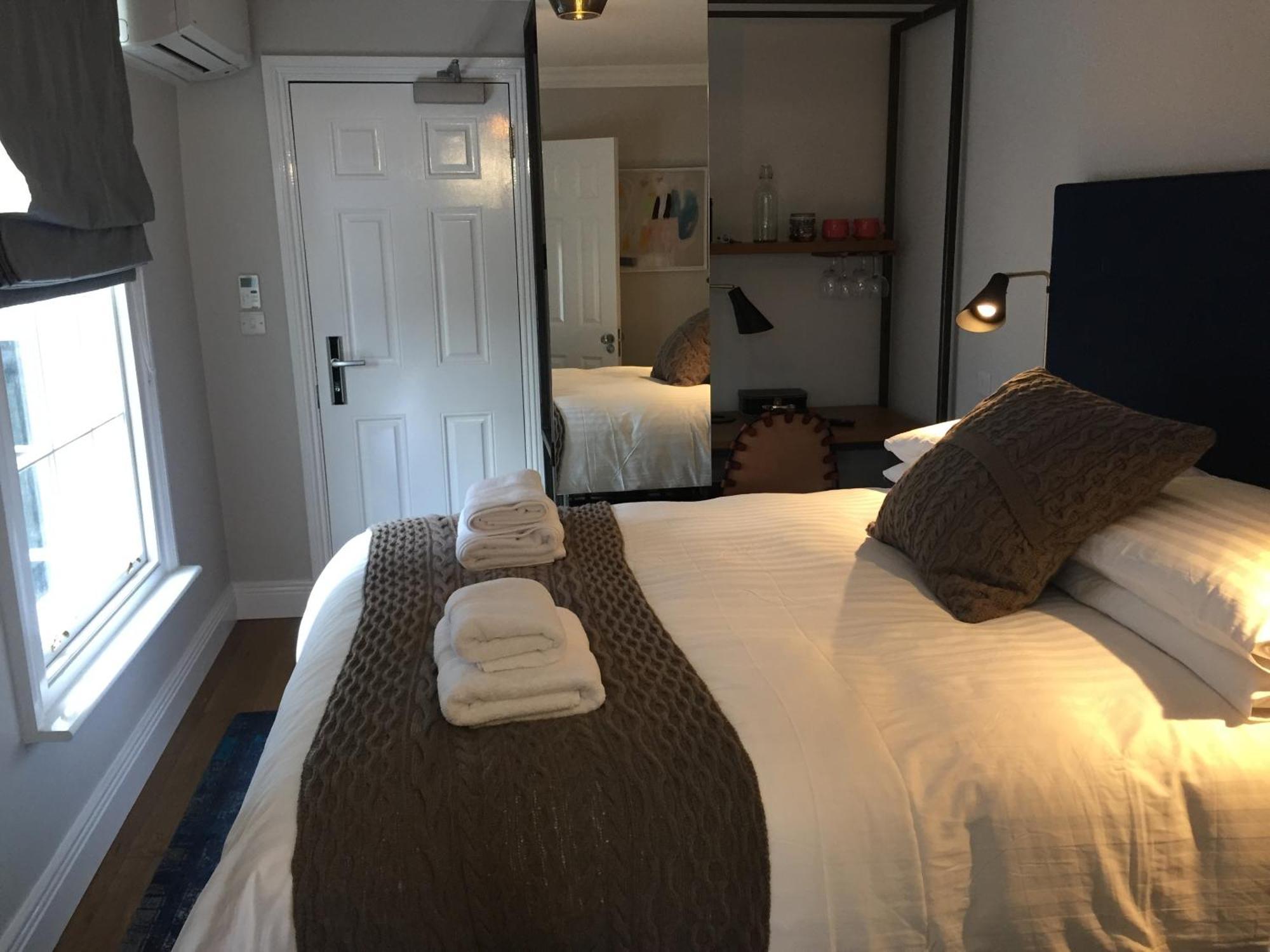Pembroke Hall Dublin Rum bild