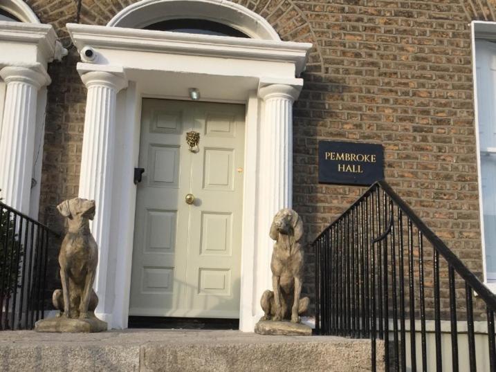 Pembroke Hall Dublin Rum bild