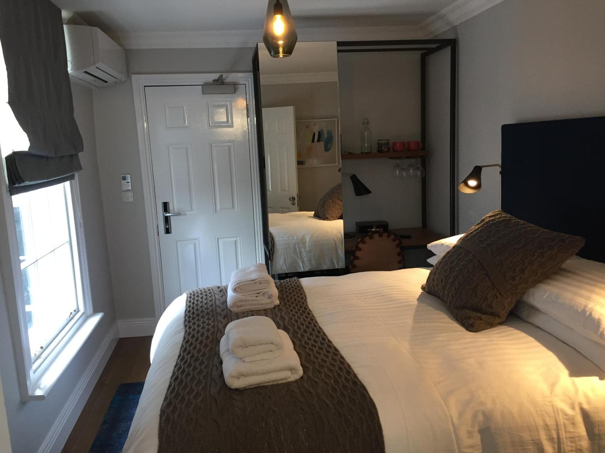 Pembroke Hall Dublin Rum bild
